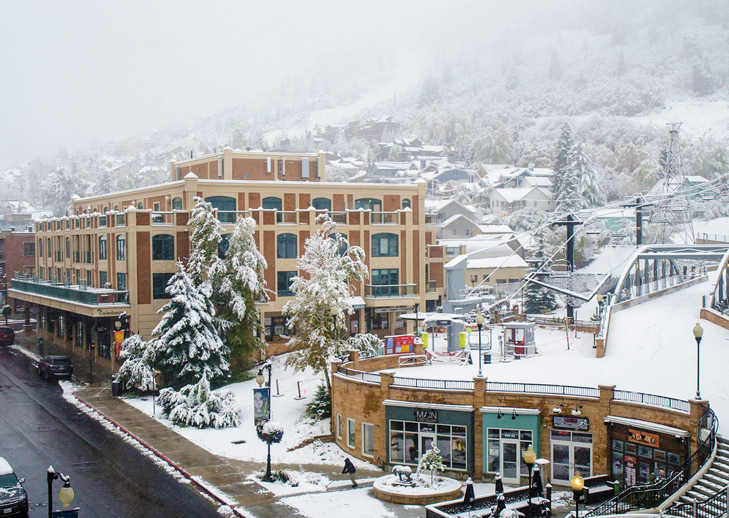 The Caledonian with Town Lift During Winter