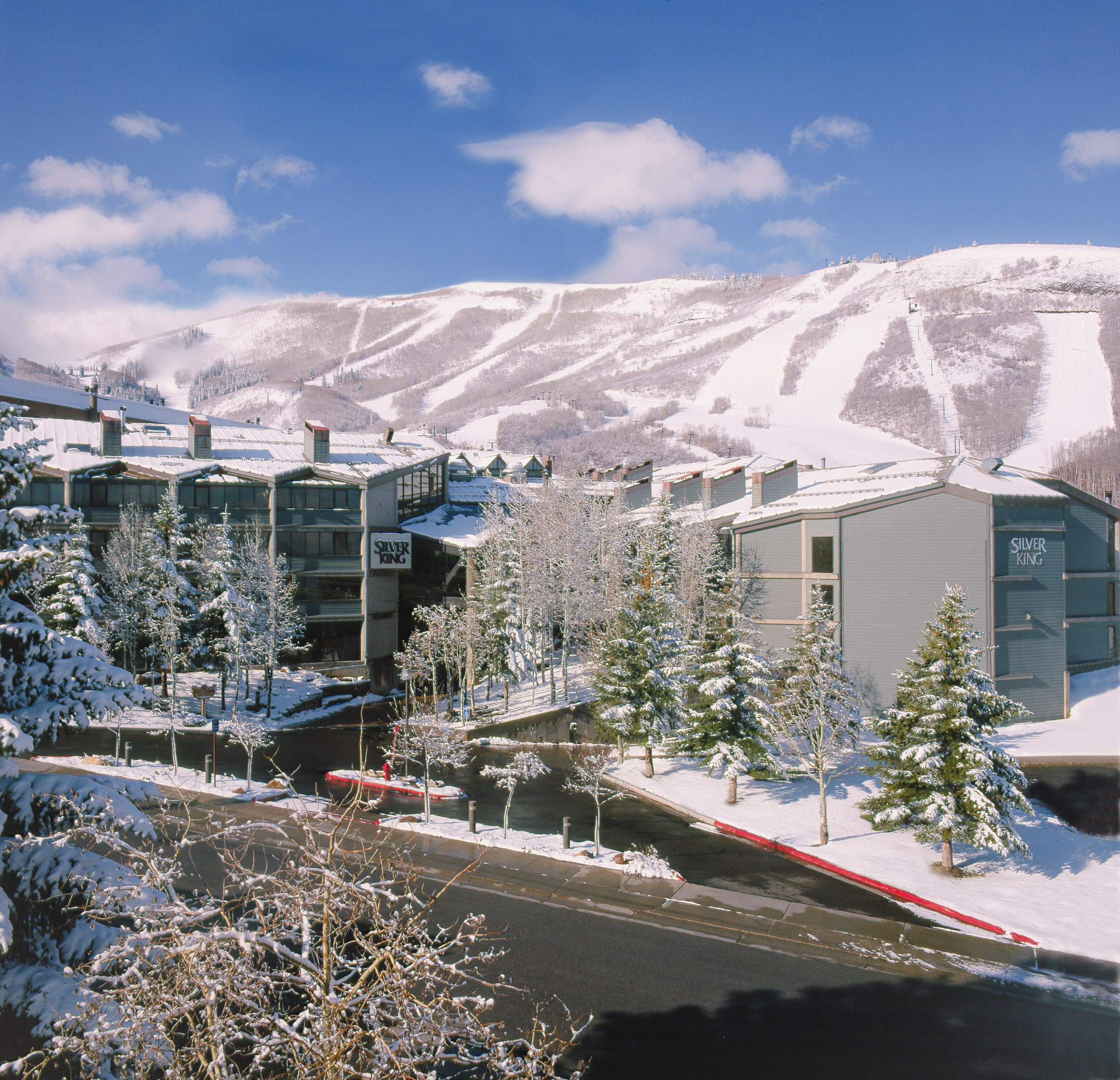 Silver King Hotel Exterior winter