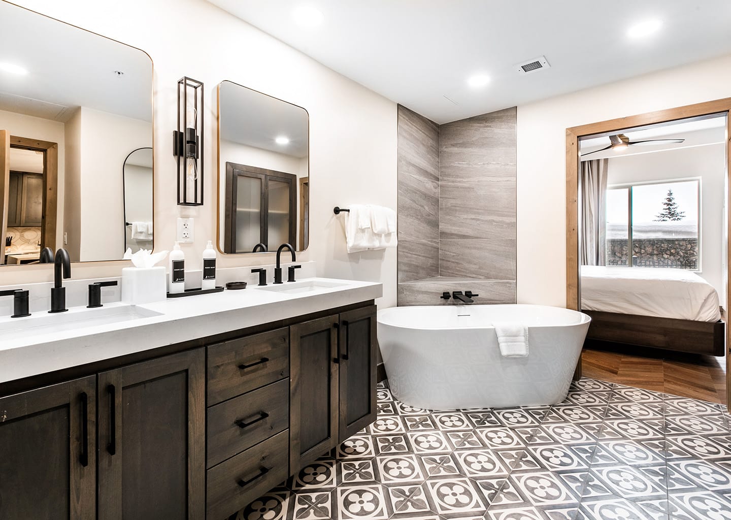 Westgate Park City bathroom with soaking tub