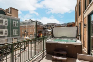 The Caledonian Park City 209 Private Hot Tub overlooking Main Street