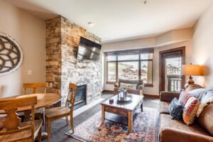 Sundial Lodge b303
