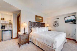 Sundial Lodge b321-a