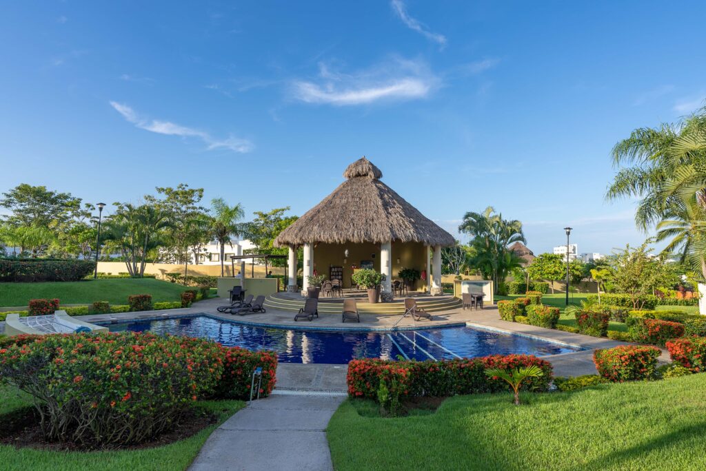Pool at Los Amores I