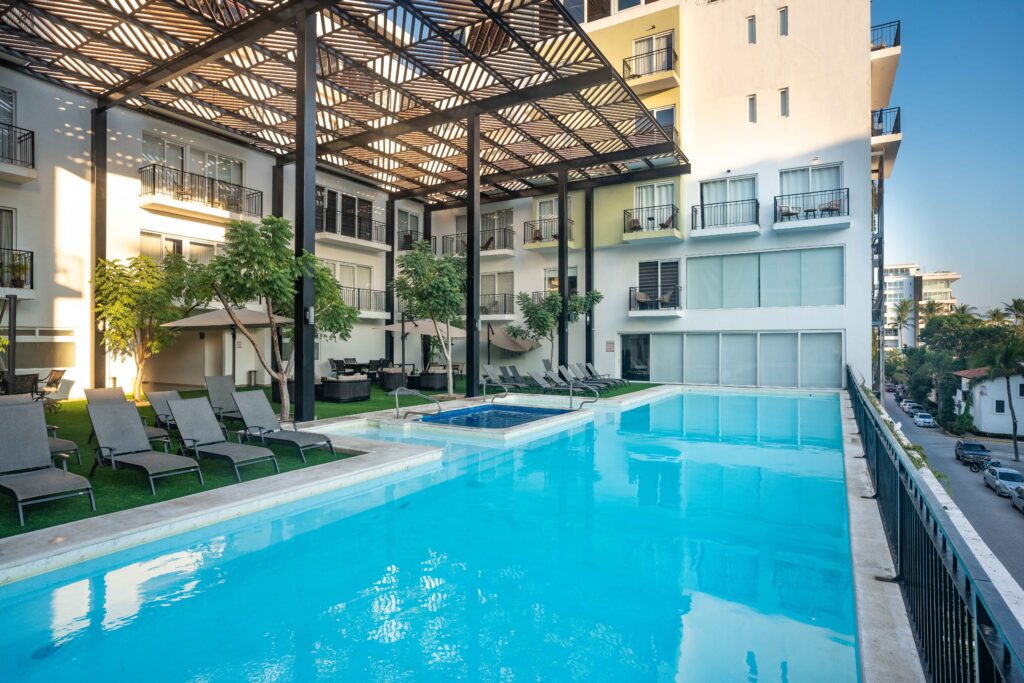 LIFE Bucerías Pool