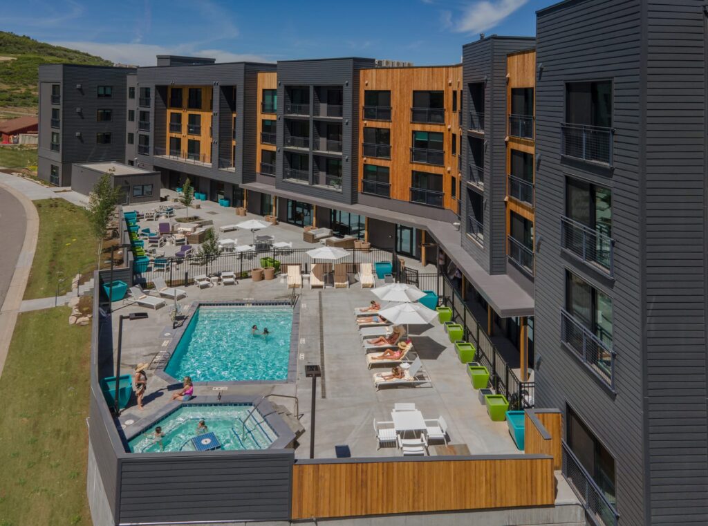 Canyon Haus pool and hot tub in the summer