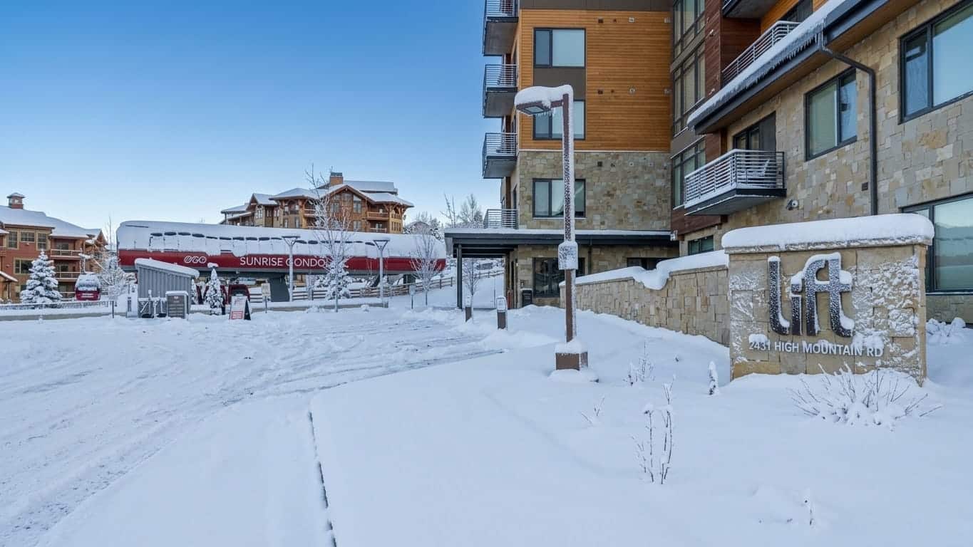 Sunrise Gondola next to LIFT Park City in the winter