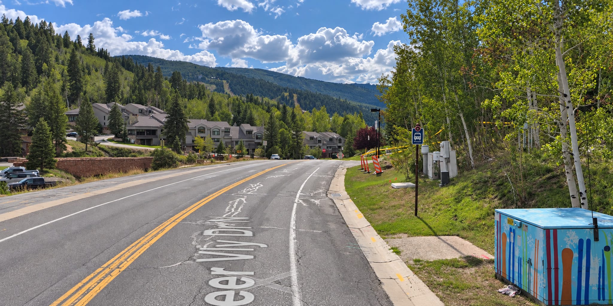 Free Park City bus stop on Deer Valley Drive near Pinnacle condos